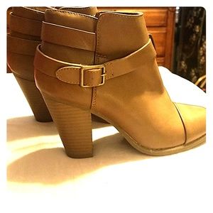 *SOLD* GUC Lauren Conrad Booties